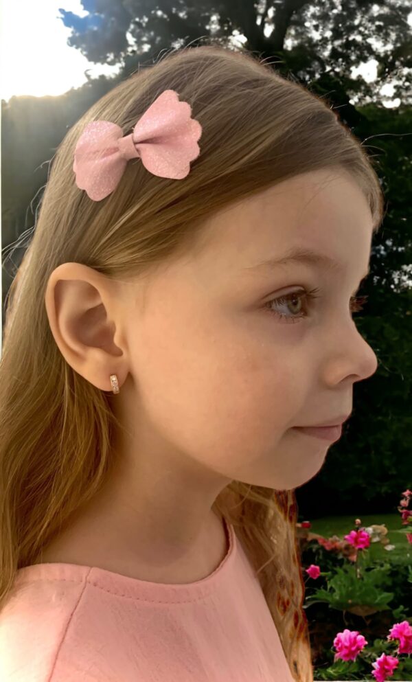 Arany Kislány fülbevalók 14 karátos Picike köves karika kislány fülbevaló fehér és rózsaszín kövekkel (Nr.29) webshop