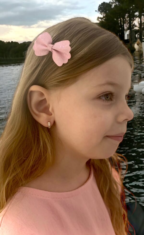 Arany Kislány fülbevalók 14 karátos Karika fehér köves kislány fülbevaló (Nr.31) webshop