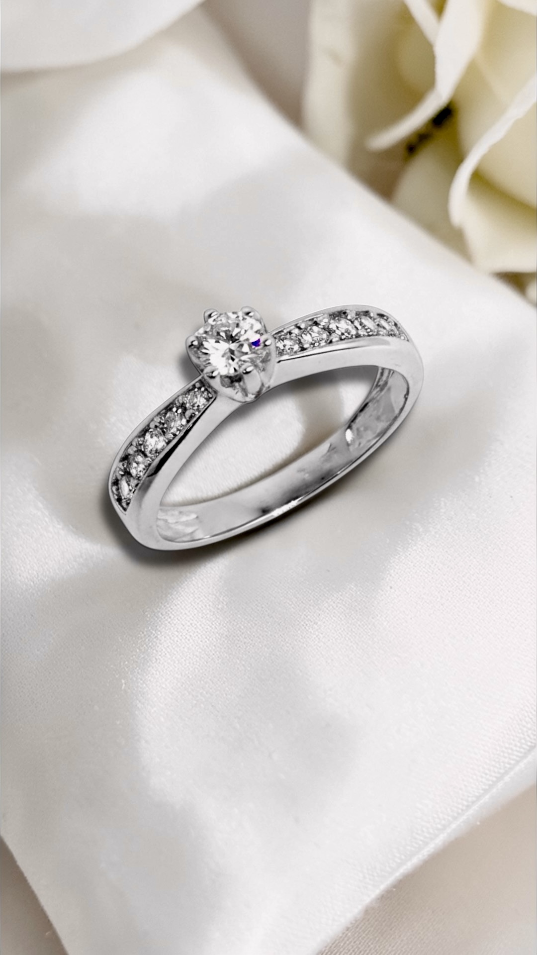 Arany Gyűrűk 14 karátos Gyűrű Fehér arany több köves eljegyzési (Nr.64) webshop Gyűrű Fehér arany több köves eljegyzési (Nr.64)