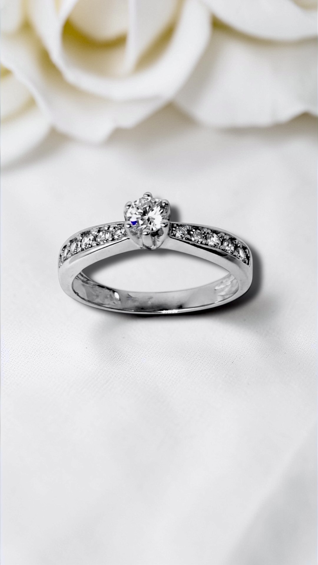 Arany Gyűrűk 14 karátos Gyűrű Fehér arany több köves eljegyzési (Nr.64) webshop Gyűrű Fehér arany több köves eljegyzési (Nr.64)