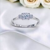 Arany Gyűrűk 14 karátos Gyűrű fehér arany négyzetes 3 (Nr.55) webshop Arany Gyűrűk 14 karátos Gyűrű fehér arany négyzetes 3 (Nr.55) webshop