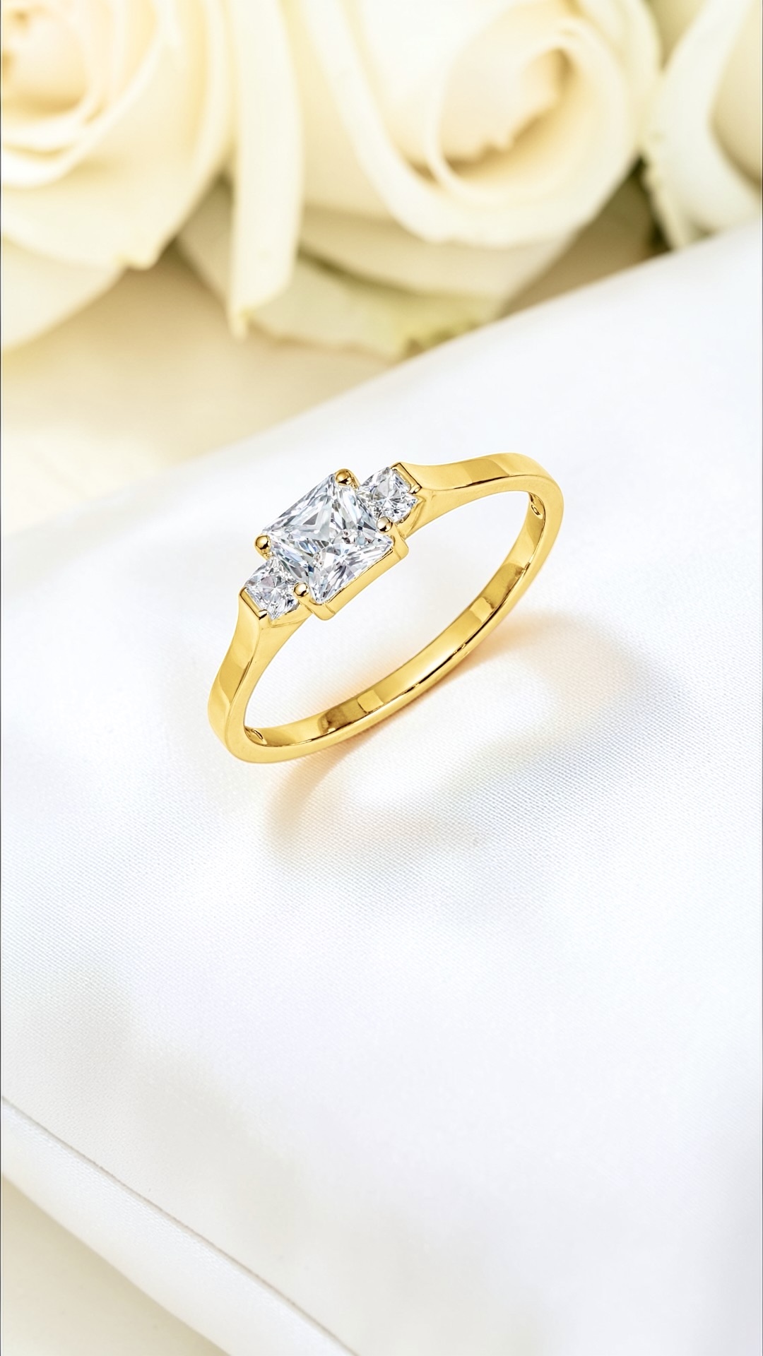 Arany Gyűrűk 14 karátos Gyűrű sárga arany négyzetes 3 köves elegáns fazon (Nr.54) webshop Gyűrű sárga arany négyzetes 3 köves elegáns fazon (Nr.54)