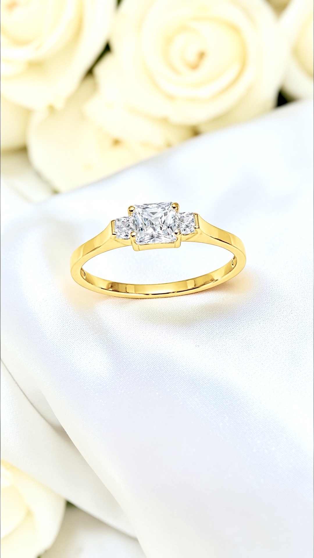 Arany Gyűrűk 14 karátos Gyűrű sárga arany négyzetes 3 köves elegáns fazon (Nr.54) webshop Gyűrű sárga arany négyzetes 3 köves elegáns fazon (Nr.54)