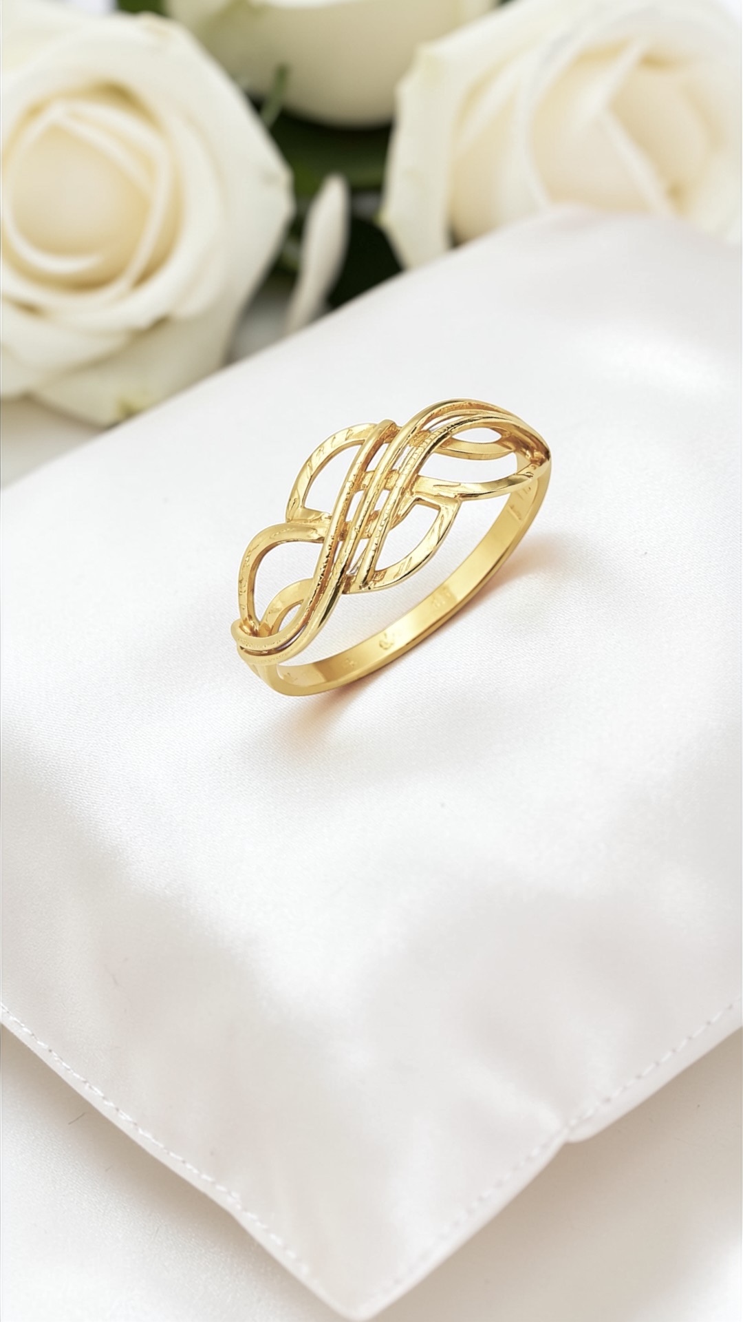 Arany Gyűrűk 14 karátos Gyűrű hullámos vésett modell (Nr.11) webshop Gyűrű hullámos vésett modell (Nr.11)