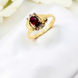 Arany Gyűrűk 14 karátos Gyűrű ovális bordó kővel (Nr.13) webshop