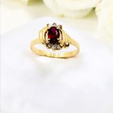 Arany Gyűrűk 14 karátos Gyűrű ovális bordó kővel (Nr.13) webshop