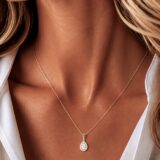 Arany Medálok 14 karátos Medál , csepp alakú fehér köves (Nr.25) webshop